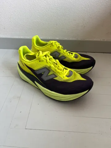 New Balance Rebel v5 Running Shoes usato