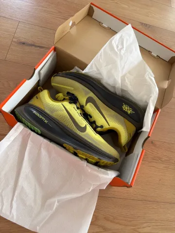 Nike Vomero 18 SE Running Shoes d'occasion
