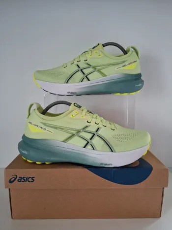 Used Asics Gel Kayano 31 Running Shoes