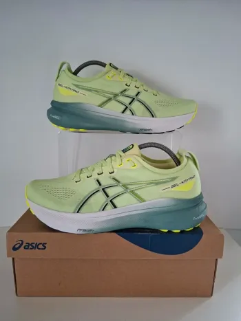 Used Asics Gel Kayano 31 bike — image 2 of 13