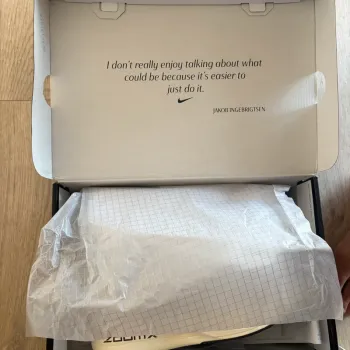 Used Nike ZoomX Vaporfly Next% 4 bike — image 3 of 6