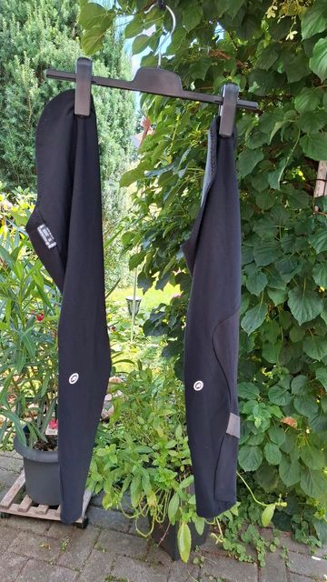 Used Assos legWarmer_evo7 bike — image 1 of 13