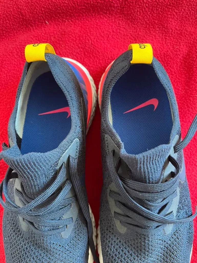 Used Nike Epic React Flyknit bike — image 6 of 7