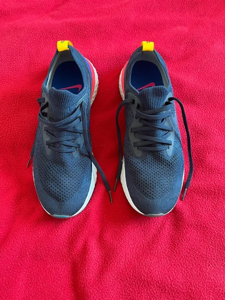 Used Nike Epic React Flyknit bike — image 2 of 7