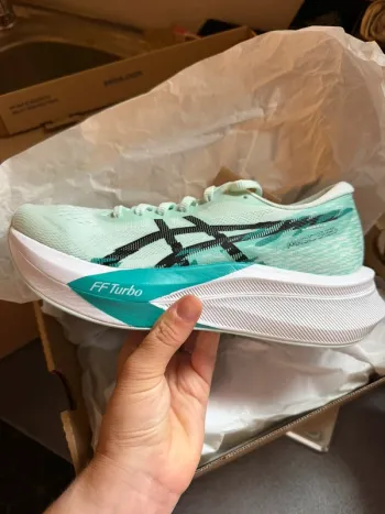 Used Asics Magic Speed 4 Running Shoes