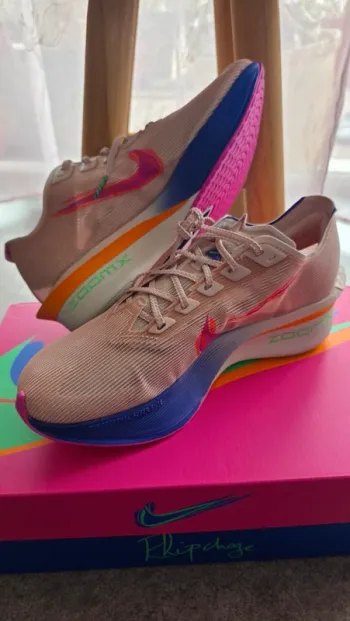 Used Hyper Vaporfly 4 bike — image 2 of 5