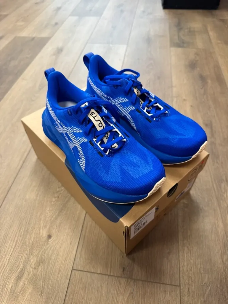 Gebrauchtes Asics Novablast 5 bike — Bild 3 von 4