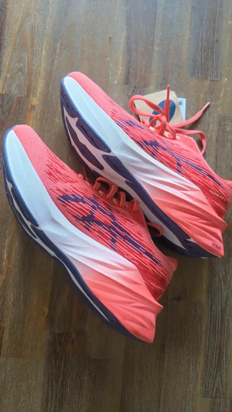 Gebrauchtes Asics Novablast 3 bike — Bild 4 von 4
