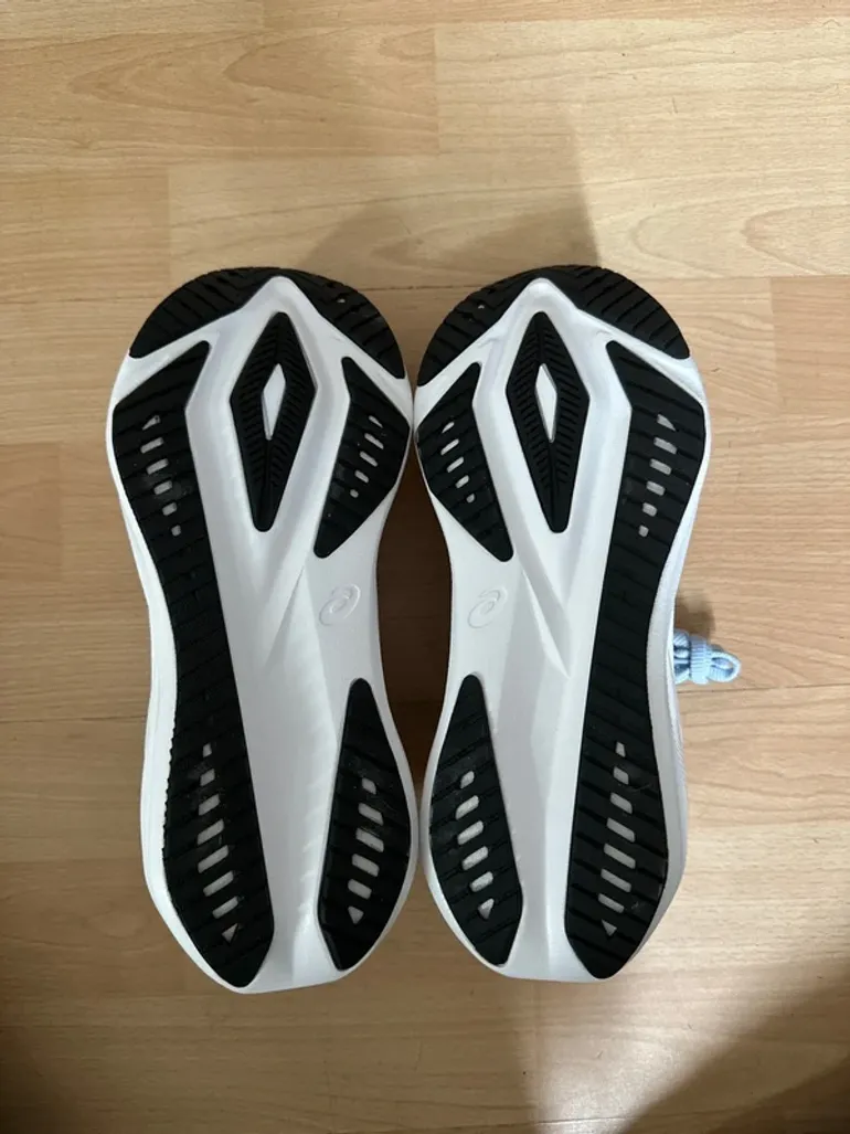 Used Asics Shoes bike — image 4 of 4