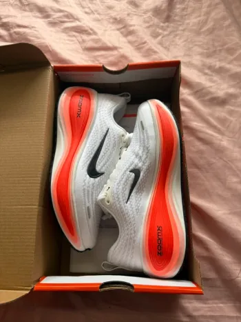 Nike Vomero Plus Running Shoes usato