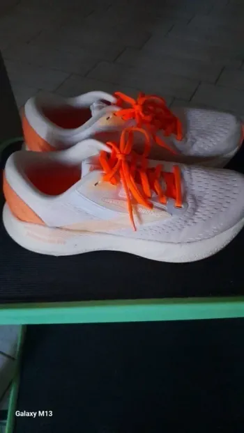 Brooks Running Shoes bike usato — immagine 2 di 4
