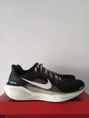 Used Nike Air Zoom Running Shoes