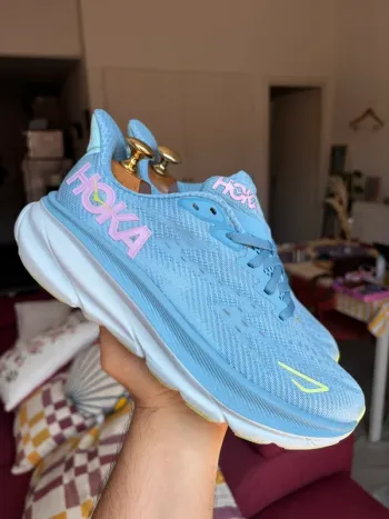 Used Hoka Clifton 9 Running Shoes