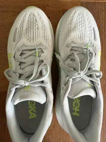 Used Hoka Laufschuh bike — image 2 of 4