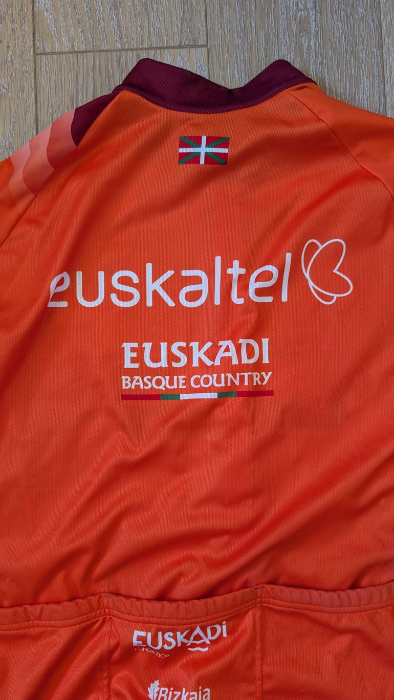 Brugt AGU Euskaltel Cycling Jersey 2026 bike — billede 9 af 10