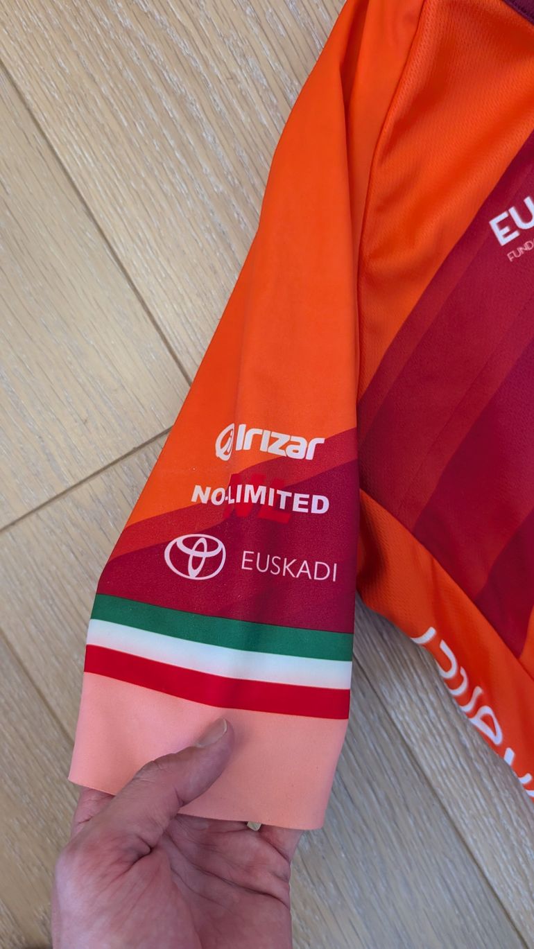 Brugt AGU Euskaltel Cycling Jersey 2026 bike — billede 4 af 10