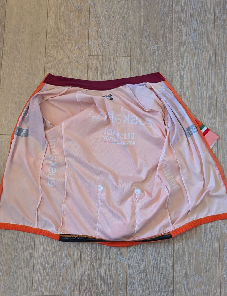 Brugt AGU Euskaltel Cycling Jersey 2026 bike — billede 6 af 10