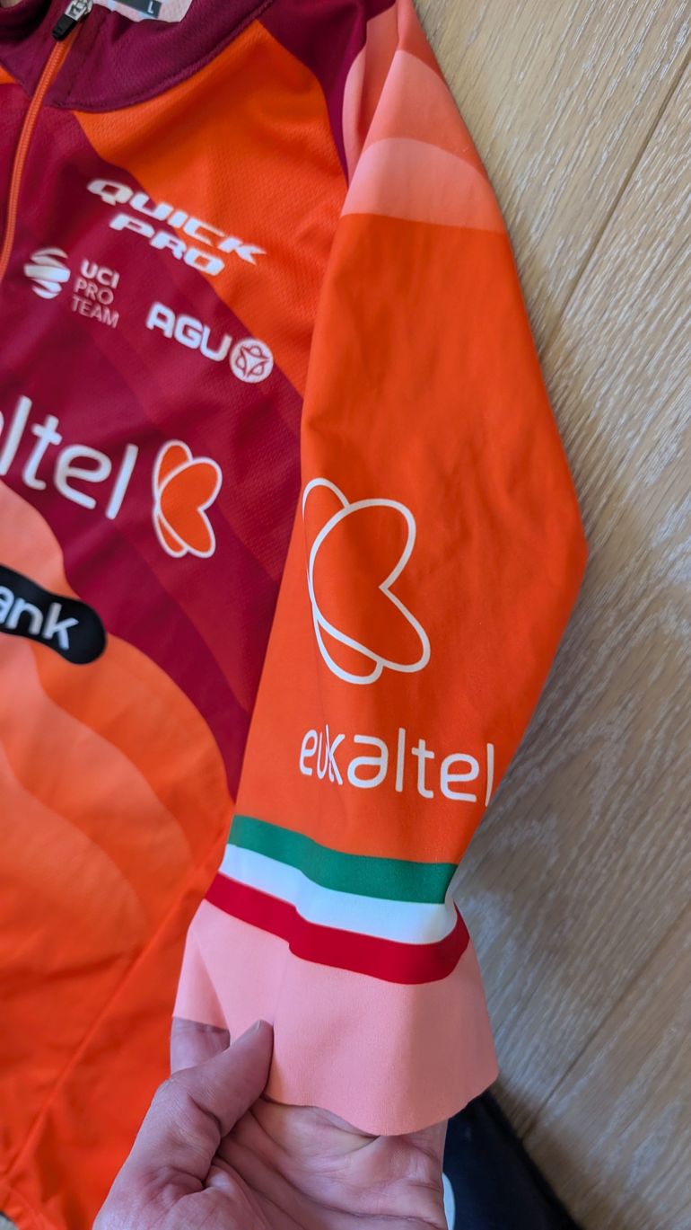 Brugt AGU Euskaltel Cycling Jersey 2026 bike — billede 5 af 10