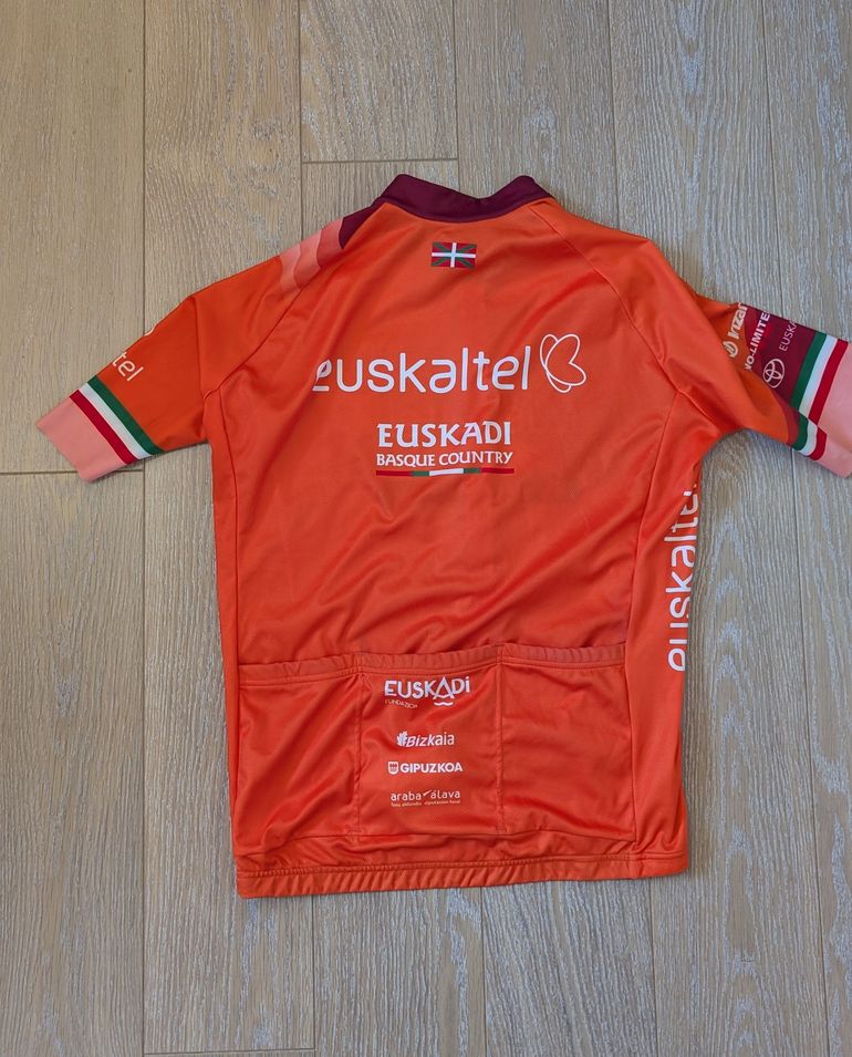 Brugt AGU Euskaltel Cycling Jersey 2026 bike — billede 2 af 10