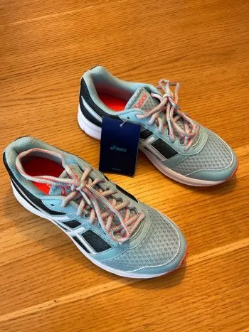 Käytetty Asics Patriot 9 GS Running Shoes