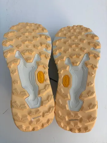 New Balance Fresh Foam x Hierro v9 bike usato — immagine 4 di 7