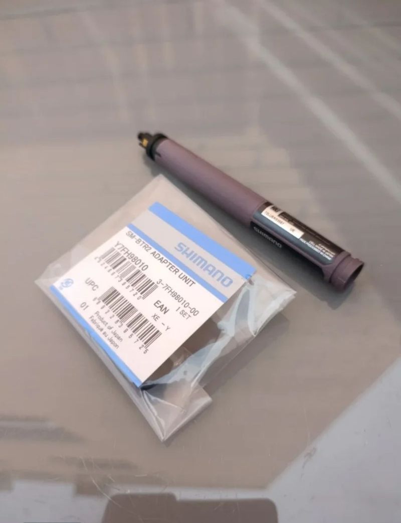 Shimano Ultegra Di2 SM-BTR2 Internal Battery Cycling Accessories d'occasion