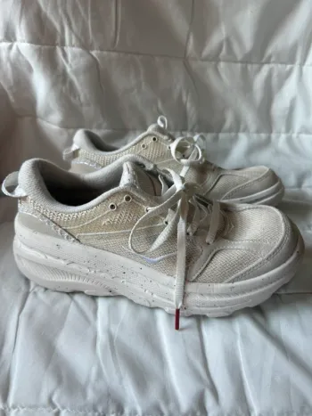 Used Hoka Bondi B3LS Running Shoes