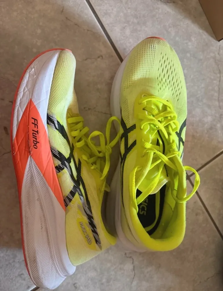Używany Asics FF Turbo bike — zdjęcie 2 z 4
