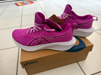 Brugt Asics Running Shoes bike — billede 2 af 6