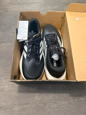Käytetty Supernova Solution 3 Running Shoes