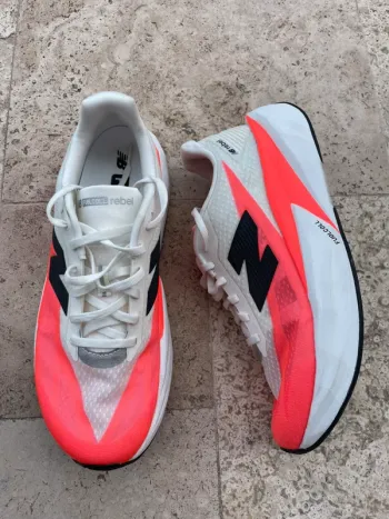 New Balance Rebel v5 Running Shoes d'occasion