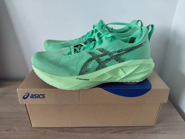 Asics Novablast 5 bike de segunda mano — imagen 3 de 4