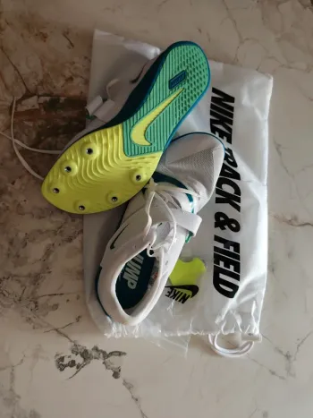 Used Nike Pointe athlétisme saut Running Shoes