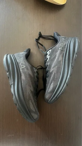 Used Lightweight Clifton 9 Running Shoes