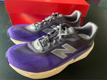 Używany New Balance FuelCell Rebel v5 Running Shoes