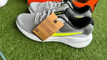 Nike Revolution 7 bike usato — immagine 14 di 14