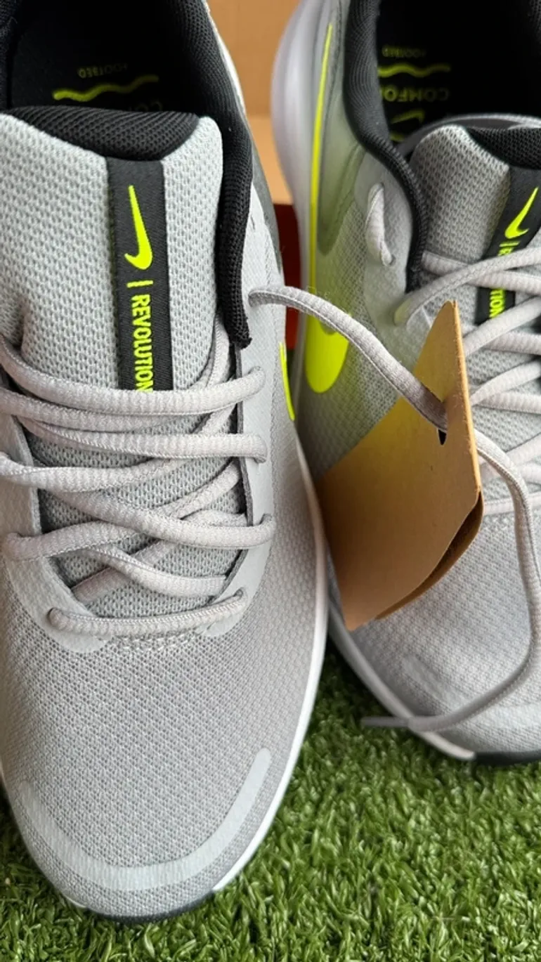 Nike Revolution 7 bike usato — immagine 4 di 14