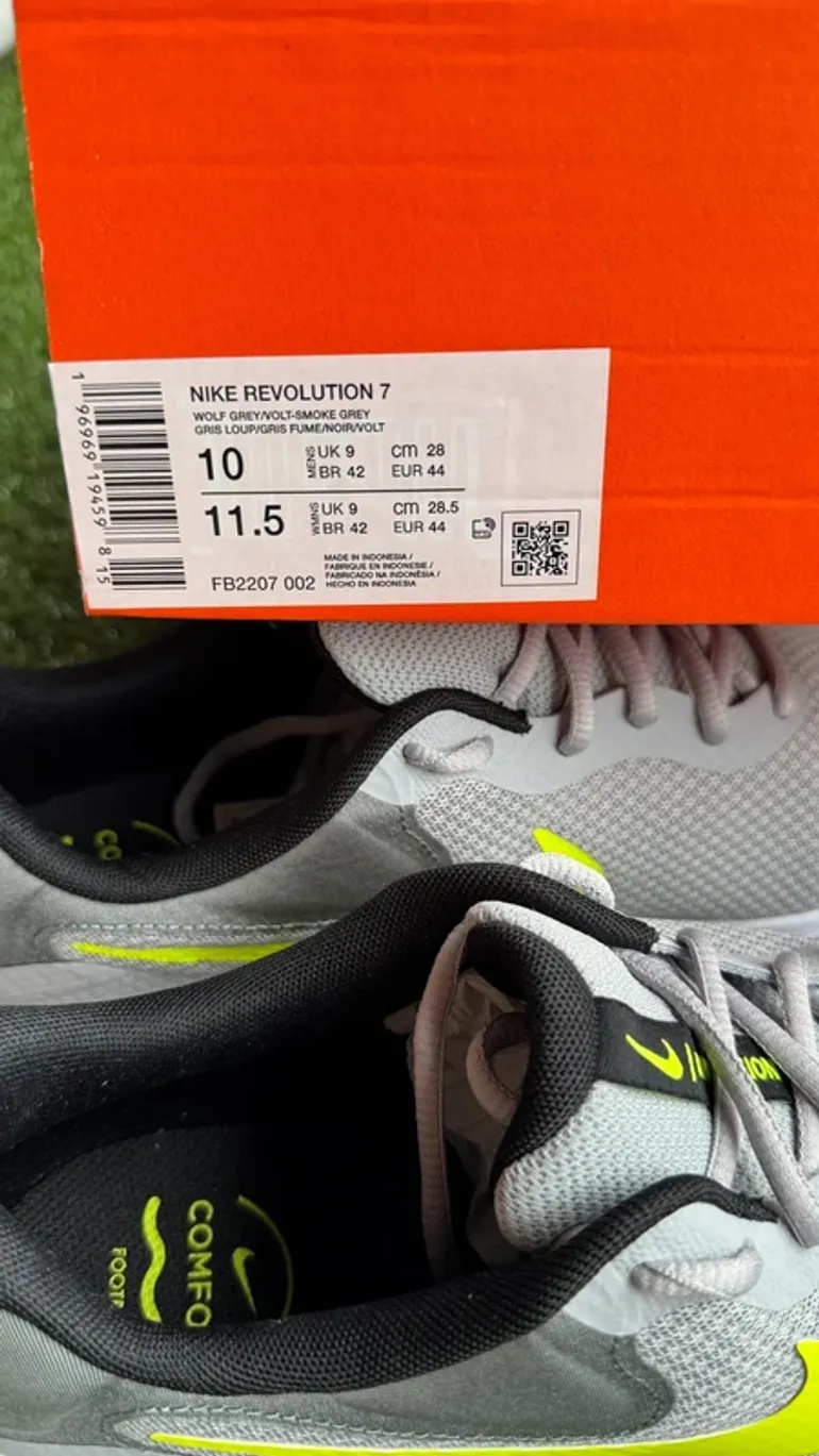 Nike Revolution 7 bike usato — immagine 3 di 14