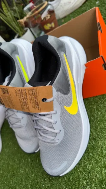 Nike Revolution 7 bike usato — immagine 13 di 14
