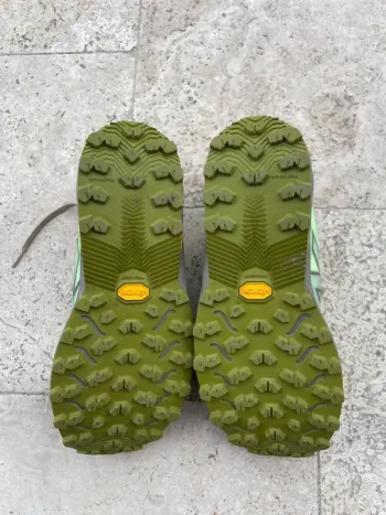New Balance FuelCell Rebel Trail bike usato — immagine 4 di 10
