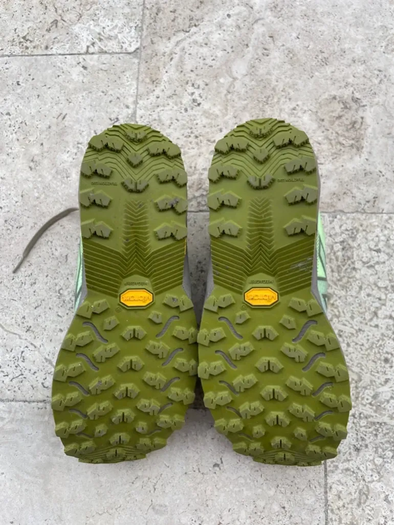 New Balance FuelCell Rebel Trail bike usato — immagine 4 di 10