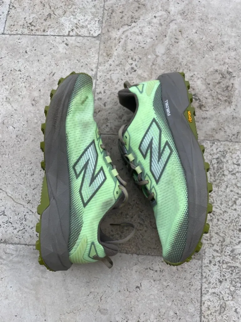 New Balance FuelCell Rebel Trail bike usato — immagine 3 di 10