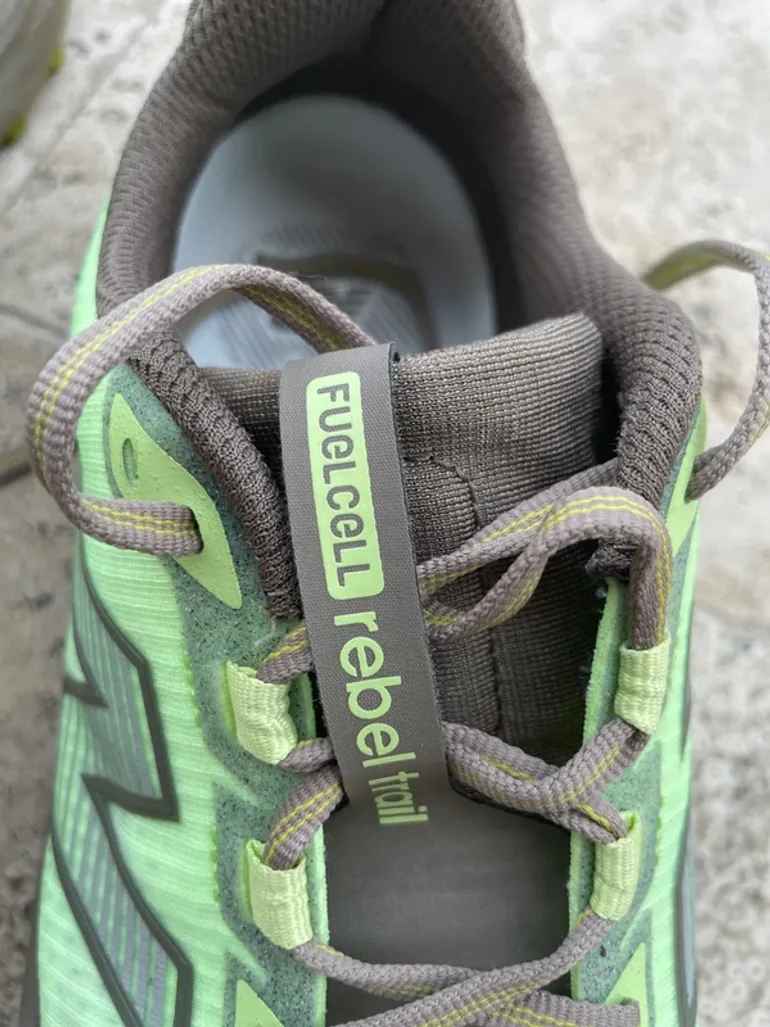 New Balance FuelCell Rebel Trail bike usato — immagine 7 di 10