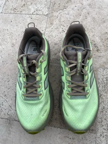 New Balance FuelCell Rebel Trail bike usato — immagine 2 di 10
