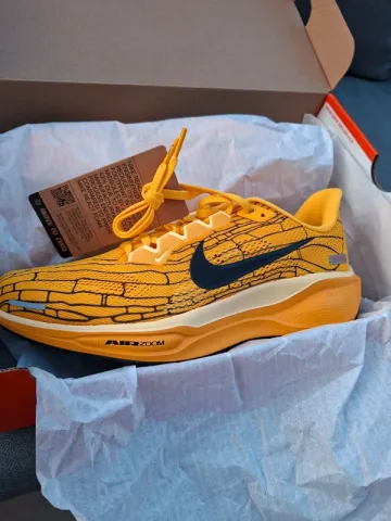 Używany Pegasus Air Zoom 41 LV8 Running Shoes