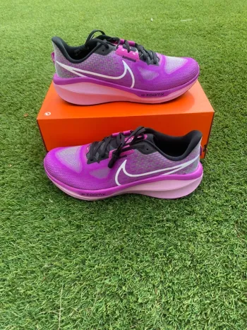 Used Rose Nike Vomero 17 Running Shoes