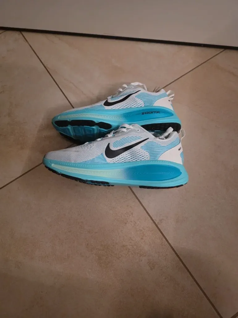 Nike Vomero 18 bike usato — immagine 7 di 7