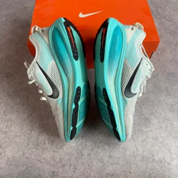 Used Nike Vomero 18 bike — image 3 of 9