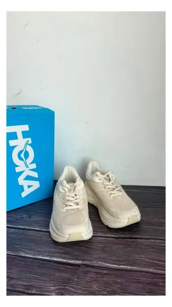 Hoka Shoes Size 44.5 bike de segunda mano — imagen 2 de 5