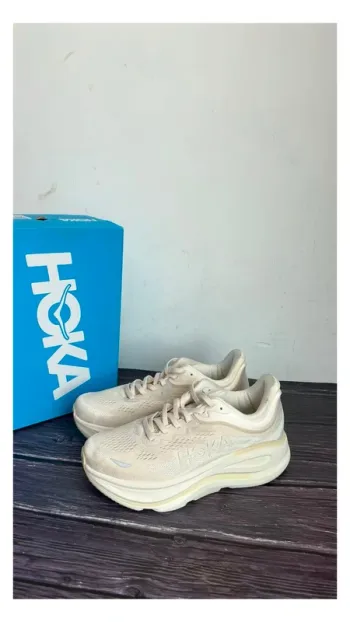 Hoka Shoes Size 44.5 Running Shoes d'occasion